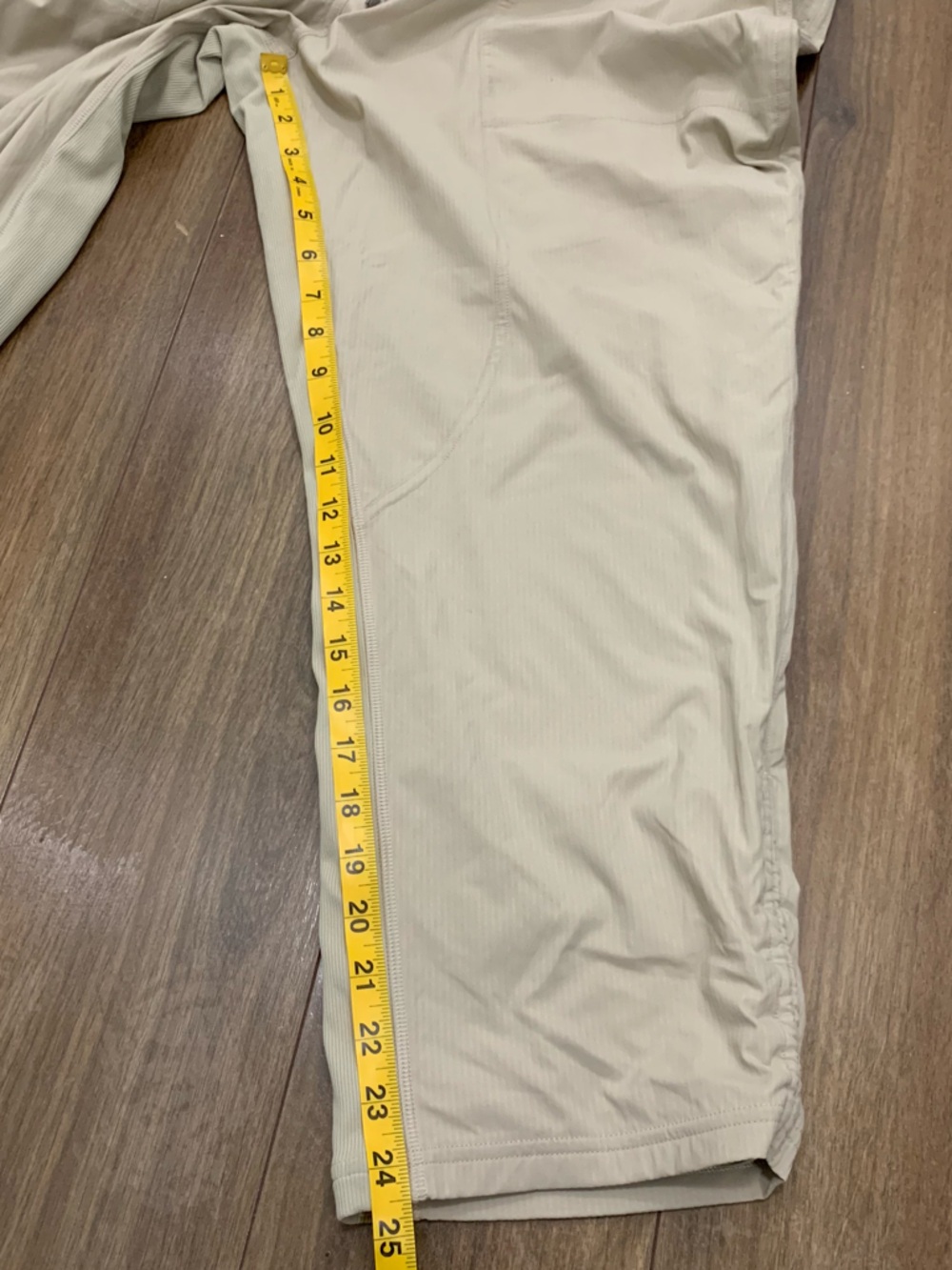 Lululemon Pant  women’s dance studio mid-Rise Cropped pant  in Light tan size 14 - Picture 9 of 16
